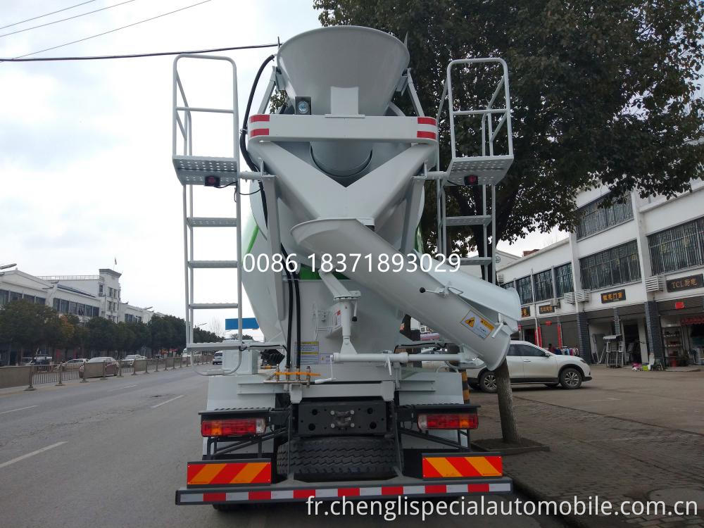 Howo 6x4 10cbm Concrete Mixer Truck 4